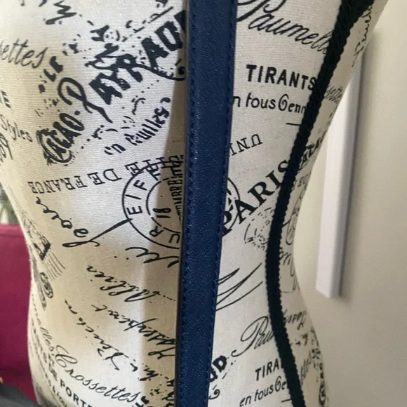 Michael Kors Dark Blue Hamilton Crossbody Bag with Gold Details - Picture 7 of 16